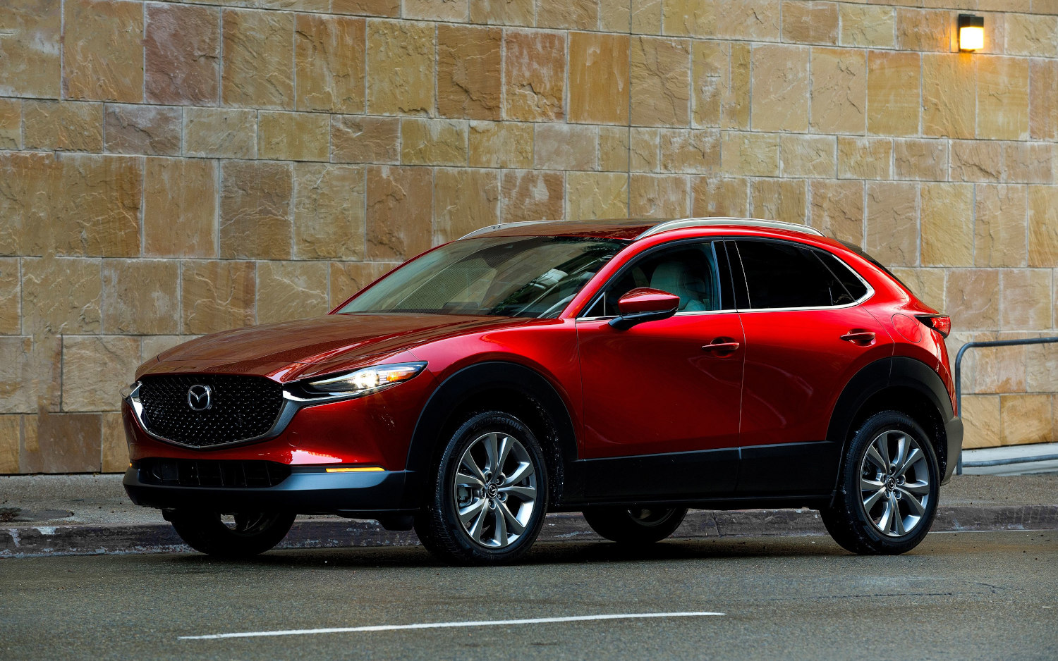 Comparison Mazda CX30 SkyactivX 2020 vs Hyundai Kona Ultimate Electric 2019 SUV Drive